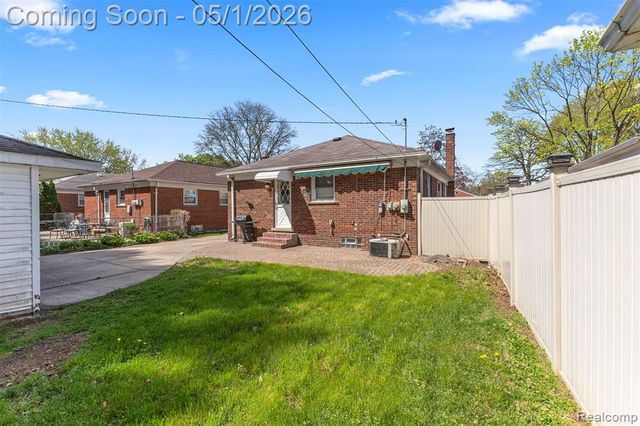 6840 Kingsbury Street, Dearborn Heights, MI 48127