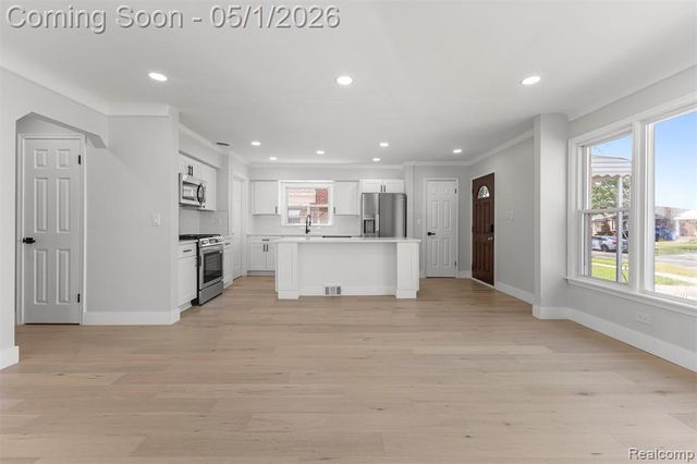 6840 Kingsbury Street, Dearborn Heights, MI 48127
