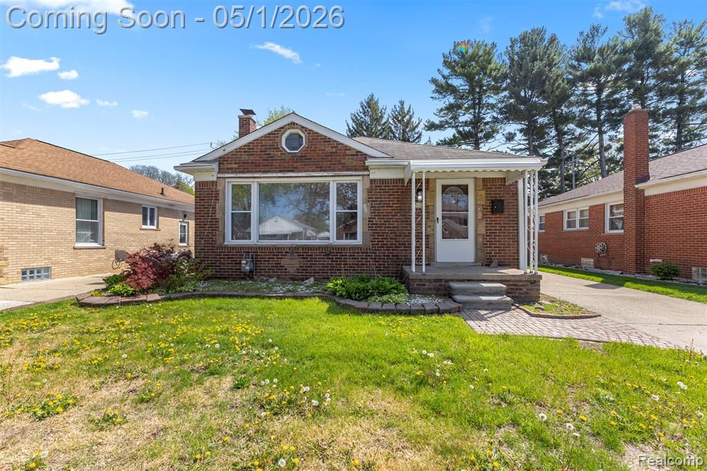 6840 Kingsbury Street, Dearborn Heights, MI 48127