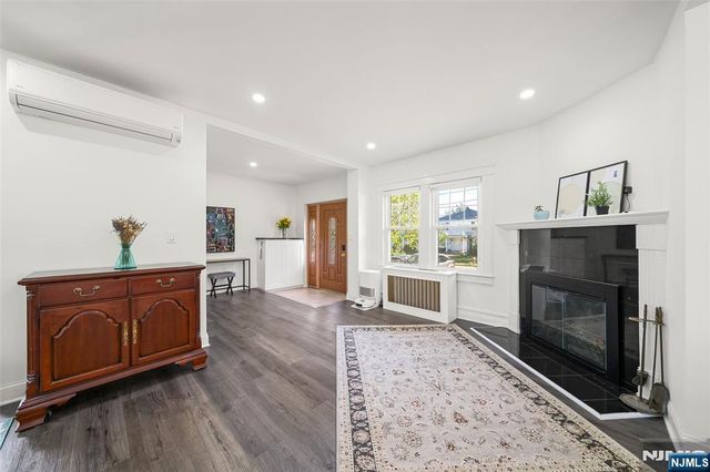 332 Allaire Avenue, Leonia, NJ 07605