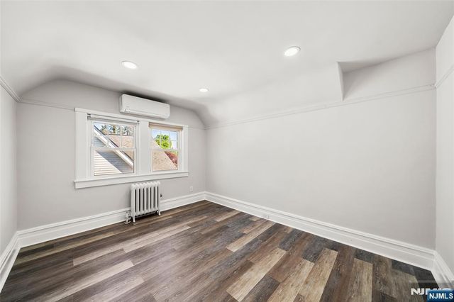 332 Allaire Avenue, Leonia, NJ 07605