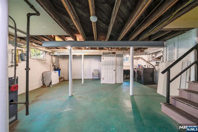 332 Allaire Avenue, Leonia, NJ 07605
