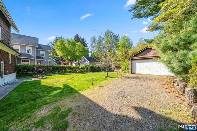 332 Allaire Avenue, Leonia, NJ 07605