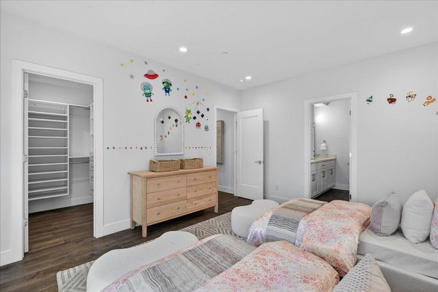 10200 Empire Avenue, Cupertino, CA 95014