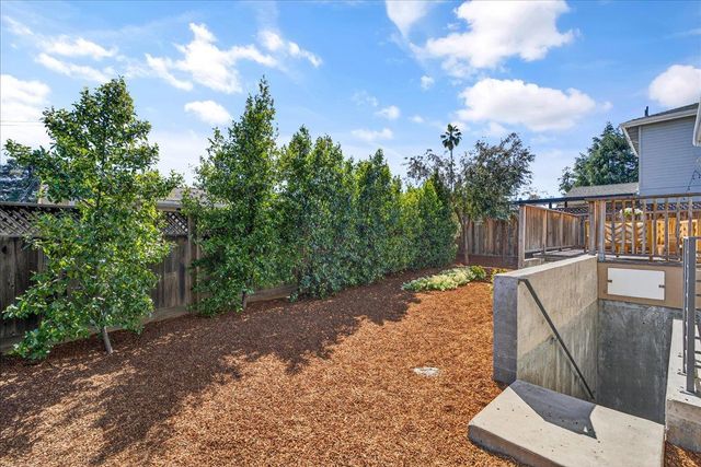 10200 Empire Avenue, Cupertino, CA 95014