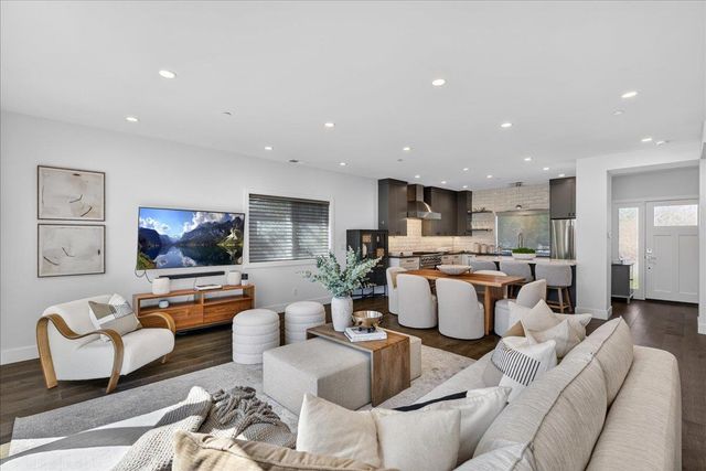 10200 Empire Avenue, Cupertino, CA 95014