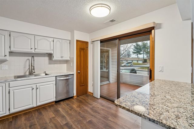 1100 50th Street 2102, West Des Moines, IA 50266