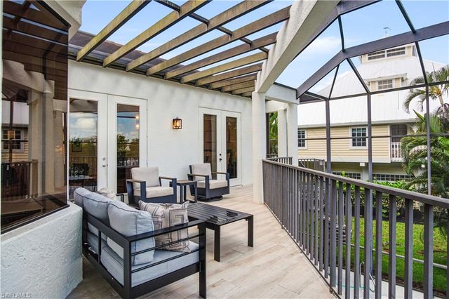 201 San Mateo DR, Bonita Springs, FL 34134