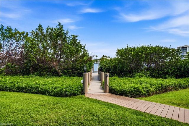 201 San Mateo DR, Bonita Springs, FL 34134