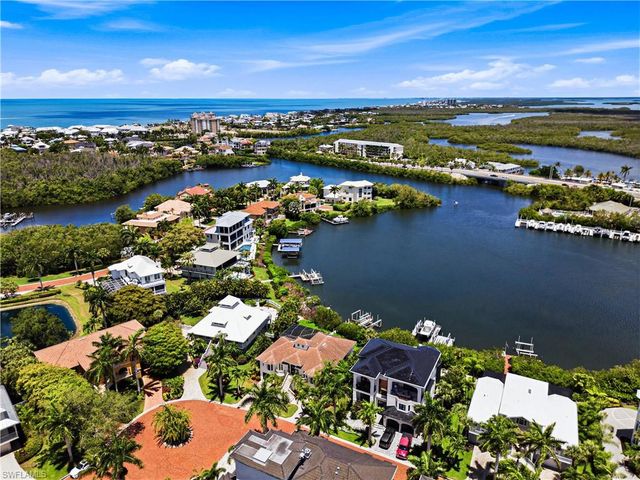 201 San Mateo DR, Bonita Springs, FL 34134
