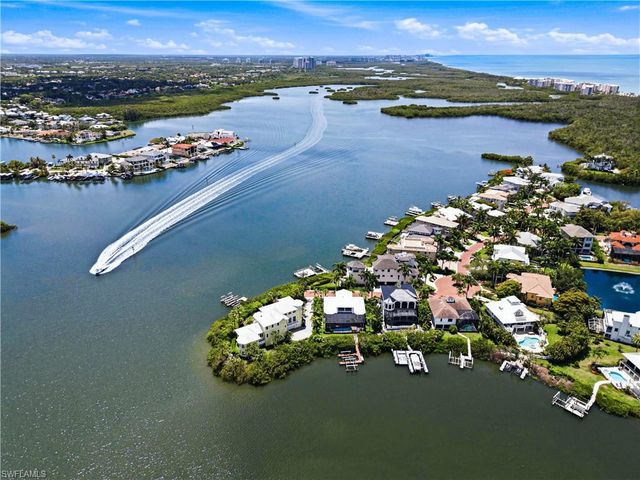 201 San Mateo DR, Bonita Springs, FL 34134