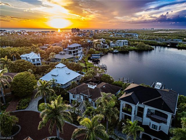 201 San Mateo DR, Bonita Springs, FL 34134