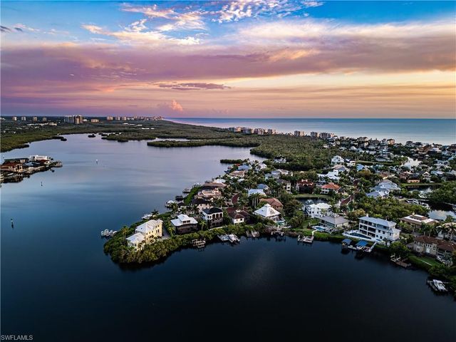 201 San Mateo DR, Bonita Springs, FL 34134