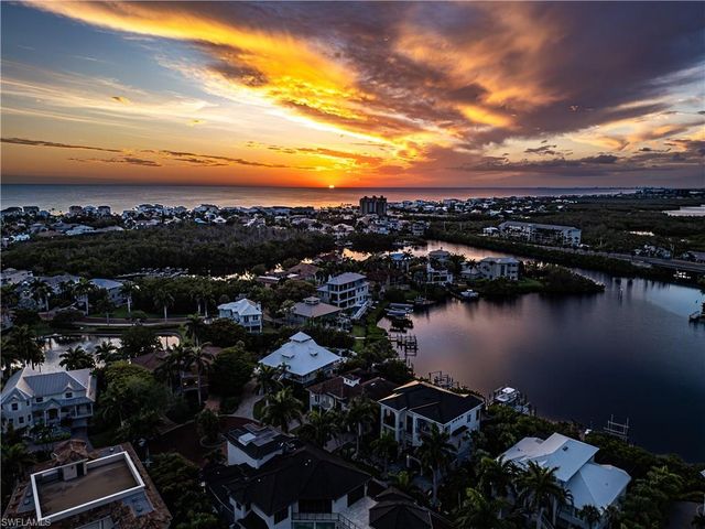 201 San Mateo DR, Bonita Springs, FL 34134