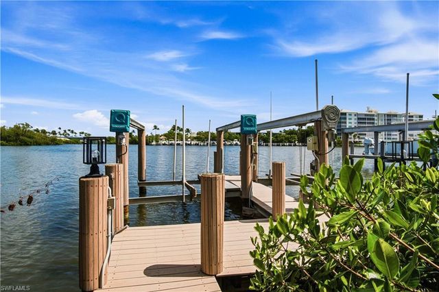 201 San Mateo DR, Bonita Springs, FL 34134