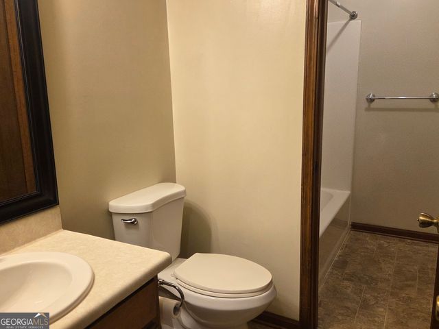 8437 Pineland Drive, Jonesboro, GA 30238
