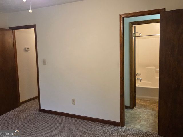 8437 Pineland Drive, Jonesboro, GA 30238