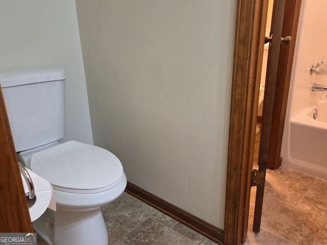 8437 Pineland Drive, Jonesboro, GA 30238