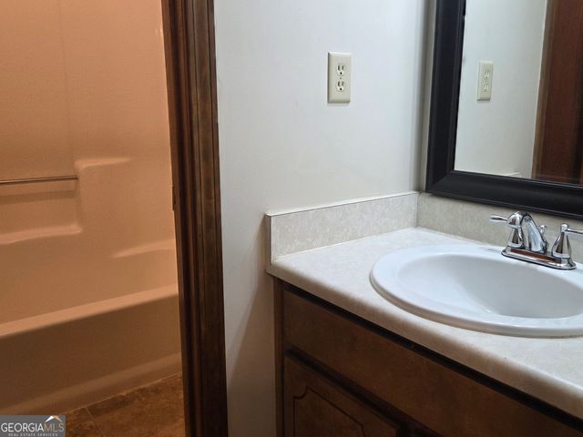 8437 Pineland Drive, Jonesboro, GA 30238