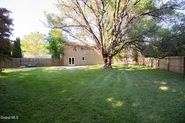 6 Chesterwood Court, Ballston Spa, NY 12020