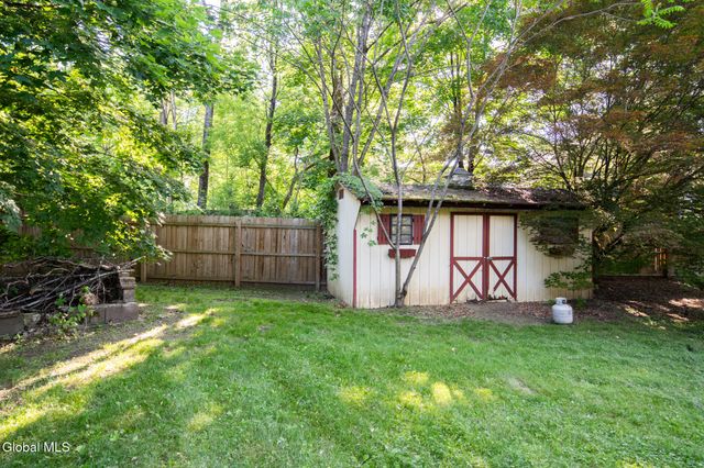 6 Chesterwood Court, Ballston Spa, NY 12020