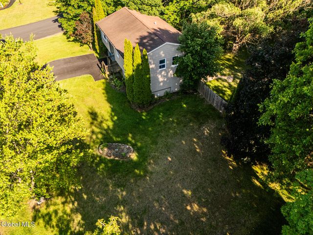 6 Chesterwood Court, Ballston Spa, NY 12020