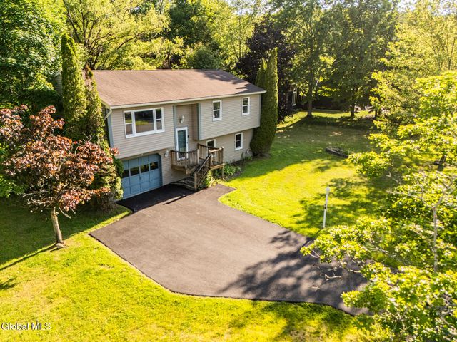 6 Chesterwood Court, Ballston Spa, NY 12020