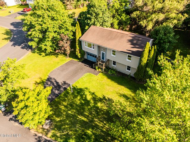 6 Chesterwood Court, Ballston Spa, NY 12020