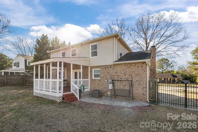 10737 Osprey Drive, Charlotte, NC 28226