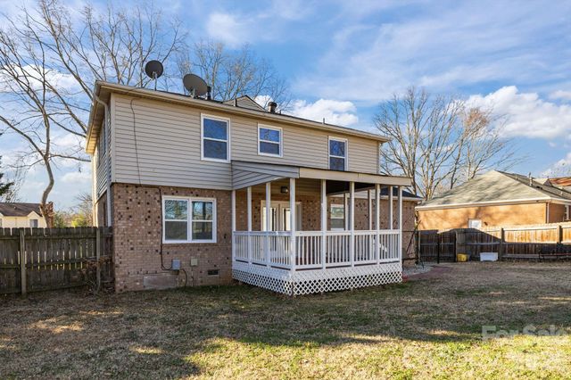 10737 Osprey Drive, Charlotte, NC 28226