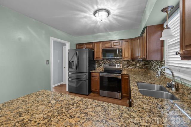 10737 Osprey Drive, Charlotte, NC 28226