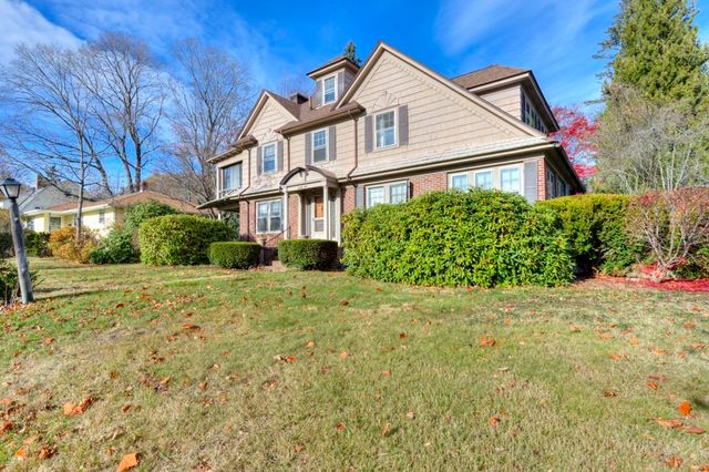 24 Hadwen Road, Worcester, MA 01602