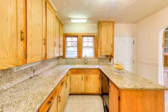 24 Hadwen Road, Worcester, MA 01602