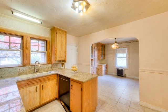 24 Hadwen Road, Worcester, MA 01602