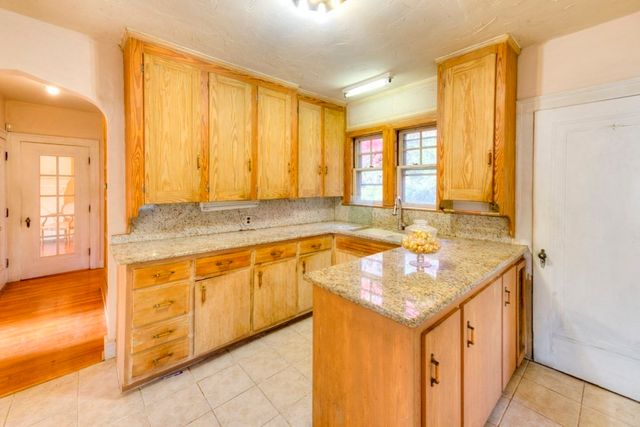 24 Hadwen Road, Worcester, MA 01602