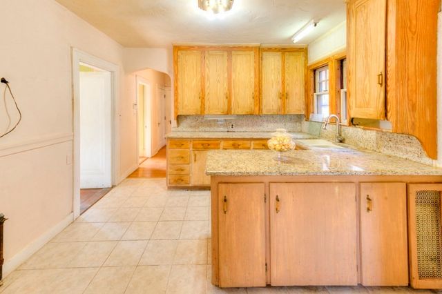 24 Hadwen Road, Worcester, MA 01602