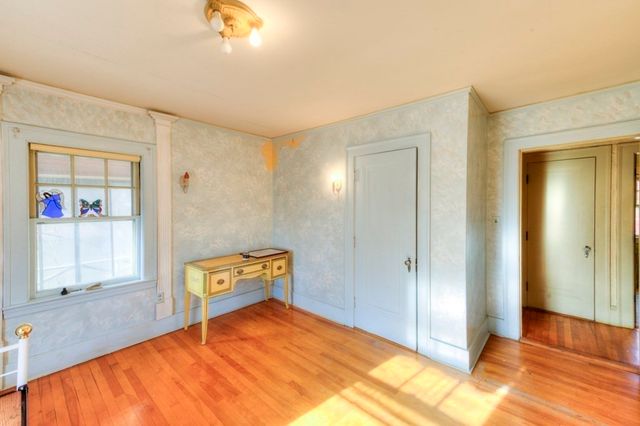 24 Hadwen Road, Worcester, MA 01602