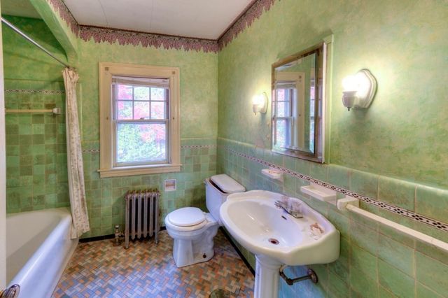 24 Hadwen Road, Worcester, MA 01602