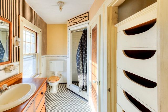 24 Hadwen Road, Worcester, MA 01602