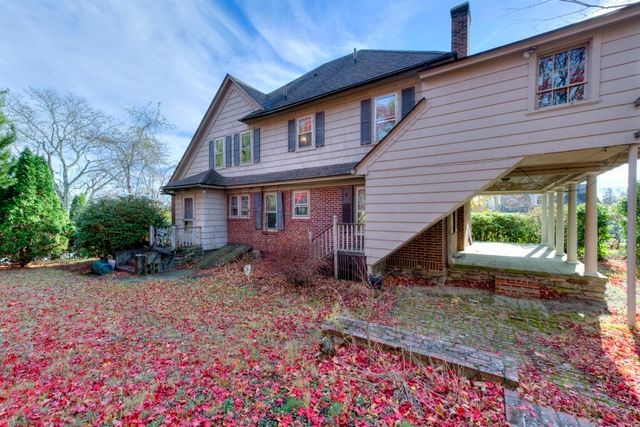 24 Hadwen Road, Worcester, MA 01602