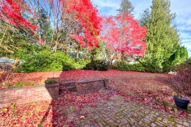 24 Hadwen Road, Worcester, MA 01602