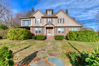 24 Hadwen Road, Worcester, MA 01602