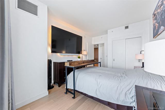 13101 40th Road PH3T, Flushing, NY 11354