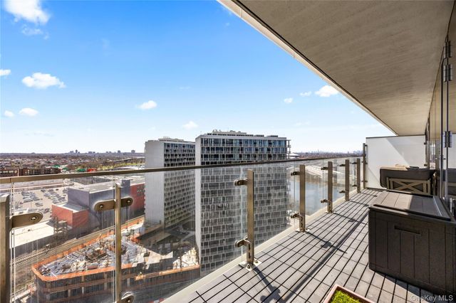 13101 40th Road PH3T, Flushing, NY 11354