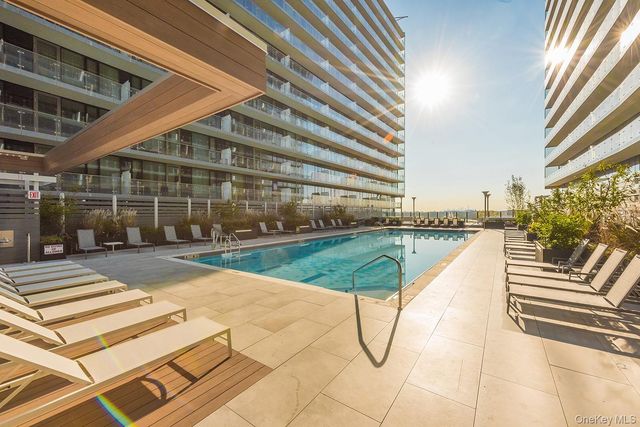 13101 40th Road PH3T, Flushing, NY 11354
