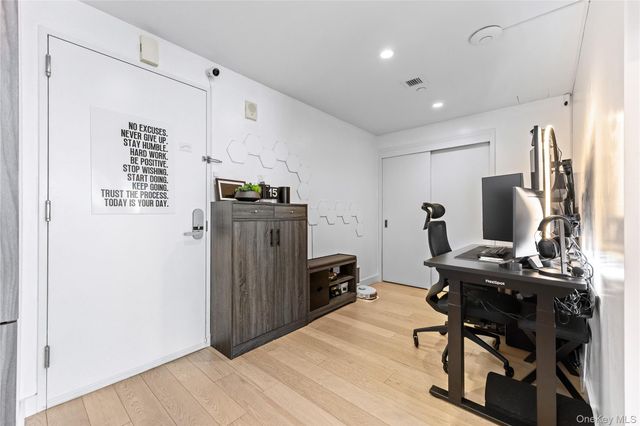 13101 40th Road PH3T, Flushing, NY 11354