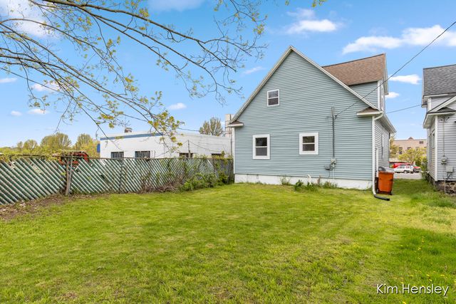 107 E Congress Street, Belding, MI 48809