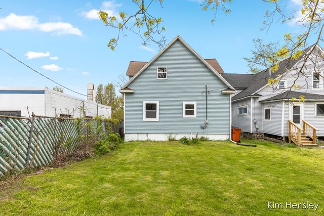 107 E Congress Street, Belding, MI 48809