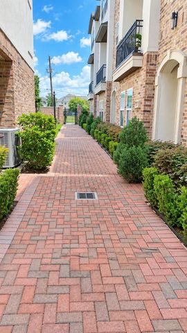2822 Princeton Street, Houston, TX 77009