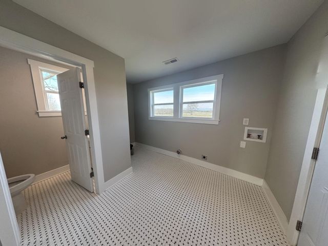 2465 Highway 52, E, Portland, TN 37148
